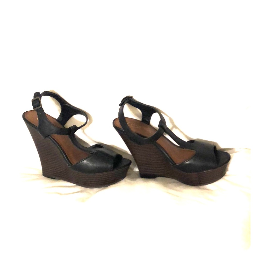 Black Wedges